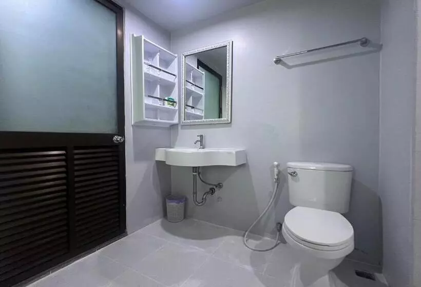 هتل The Earth Anthioch Khao Yai