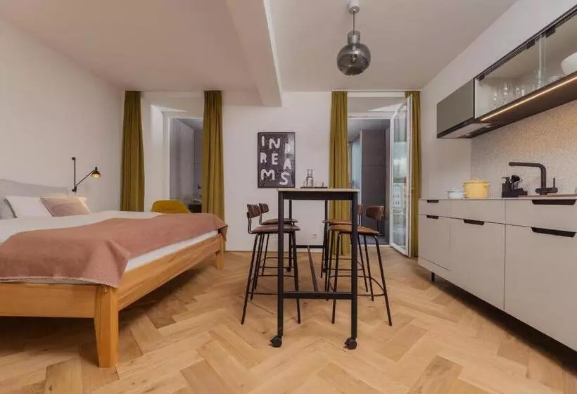 Marktbar Studios   Boutique Apart