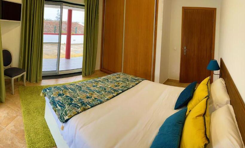 بنسيون Chalé D Angra Guest House