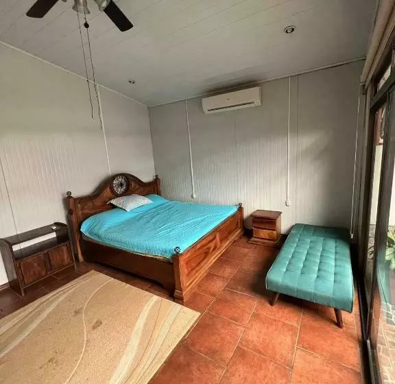 Majatalo Hostel Casa Tamarai