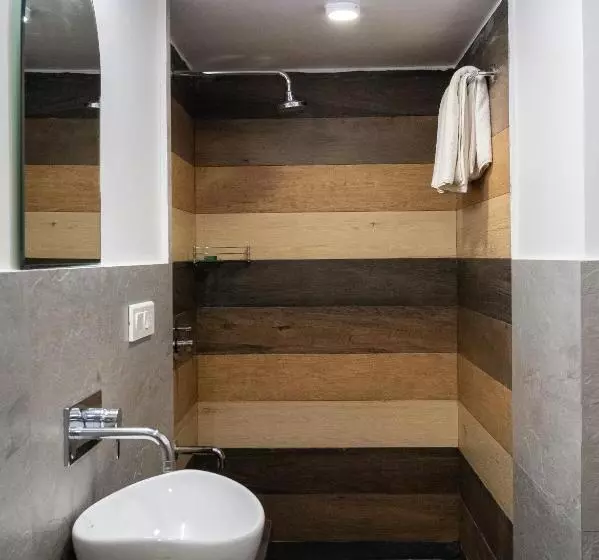 Majatalo Shanu S Seaside Inn   A Guesthouse, 100 Metres To Candolim Beach