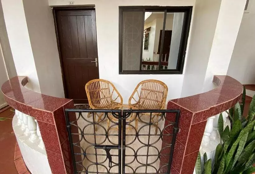 Majatalo Shanu S Seaside Inn   A Guesthouse, 100 Metres To Candolim Beach