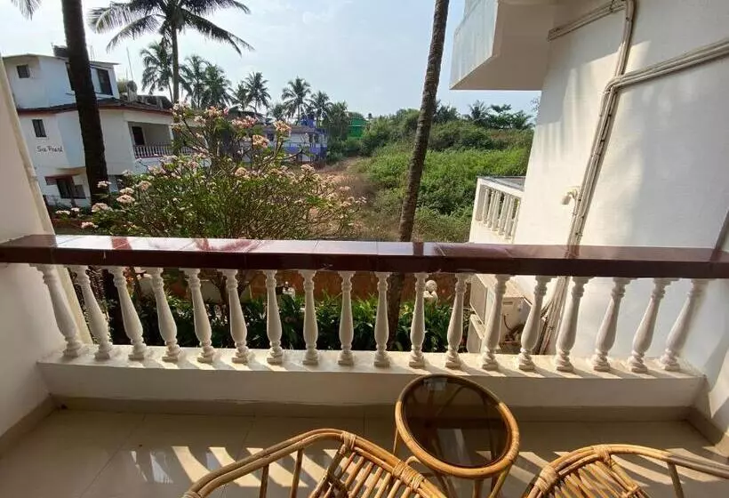 Majatalo Shanu S Seaside Inn   A Guesthouse, 100 Metres To Candolim Beach