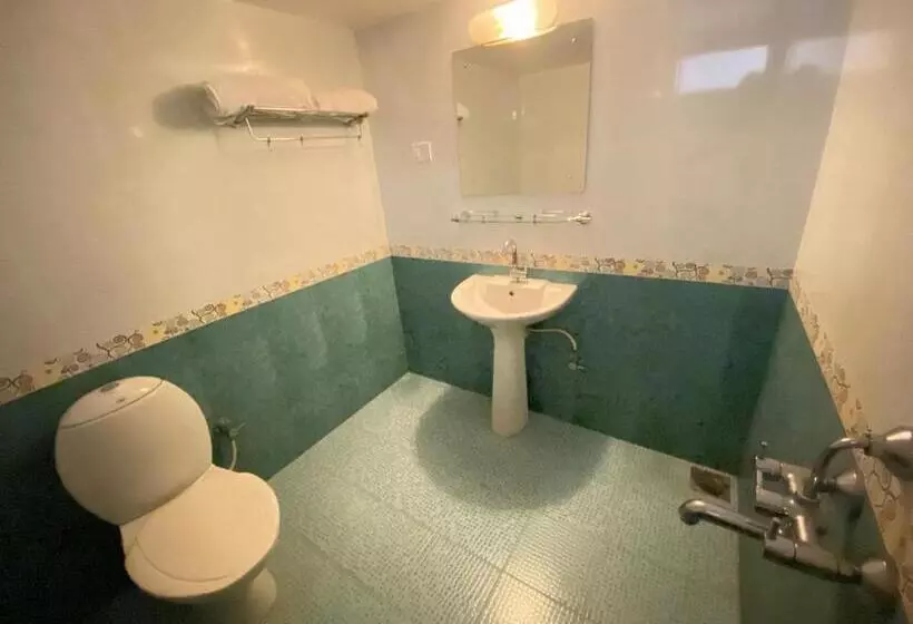 Majatalo Shanu S Seaside Inn   A Guesthouse, 100 Metres To Candolim Beach