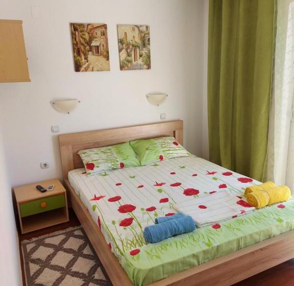 پانسیون Villa Lyudmila