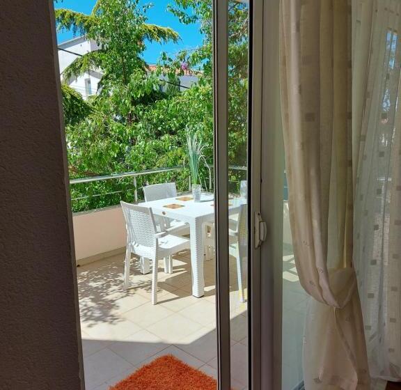 پانسیون Villa Lyudmila