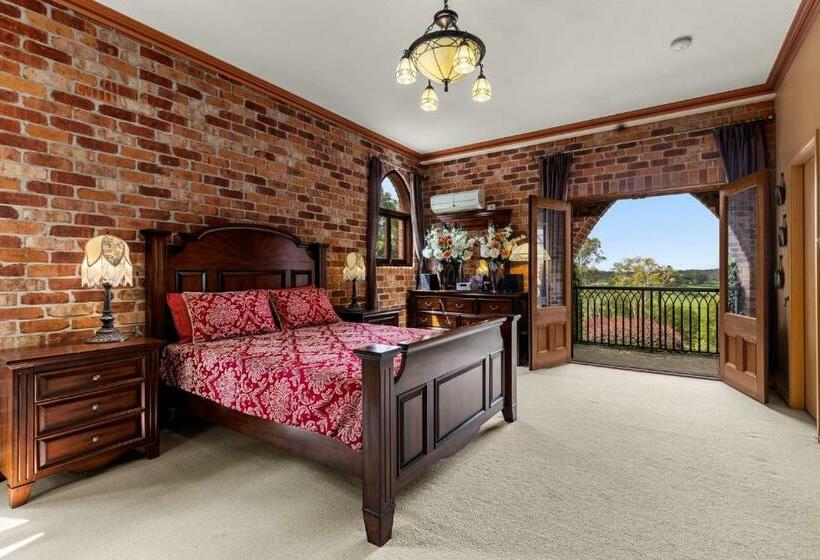 민박 The Castle At Bonville