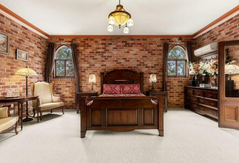 민박 The Castle At Bonville