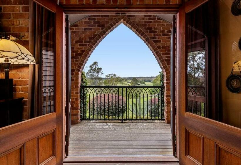 민박 The Castle At Bonville