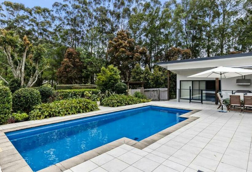 민박 The Castle At Bonville