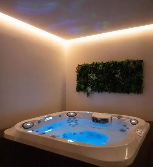 ベッドアンドブレックファースト Villa Porrelli Rooms & Spa Suite