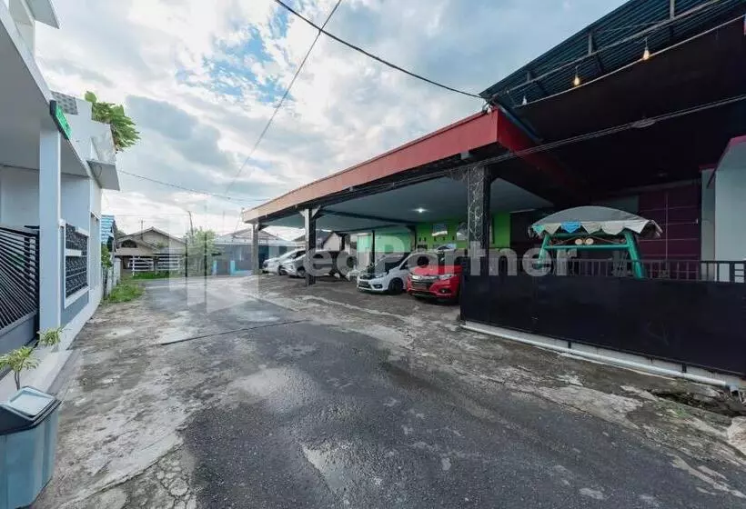 ホテル Ana Guest House Syariah Mitra Reddoorz