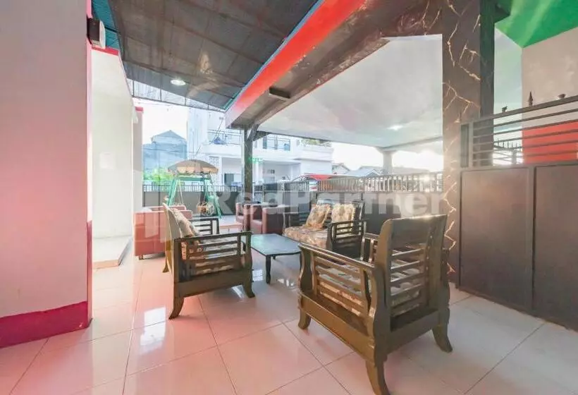 ホテル Ana Guest House Syariah Mitra Reddoorz