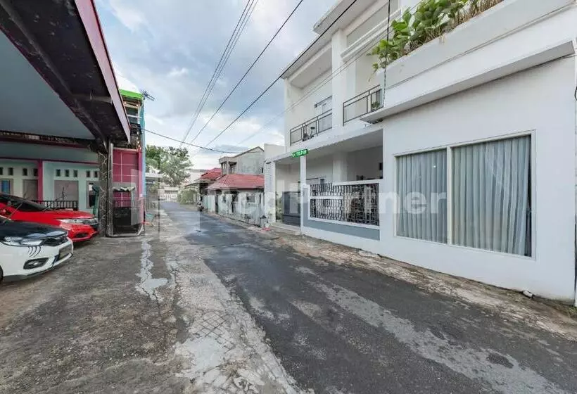 ホテル Ana Guest House Syariah Mitra Reddoorz