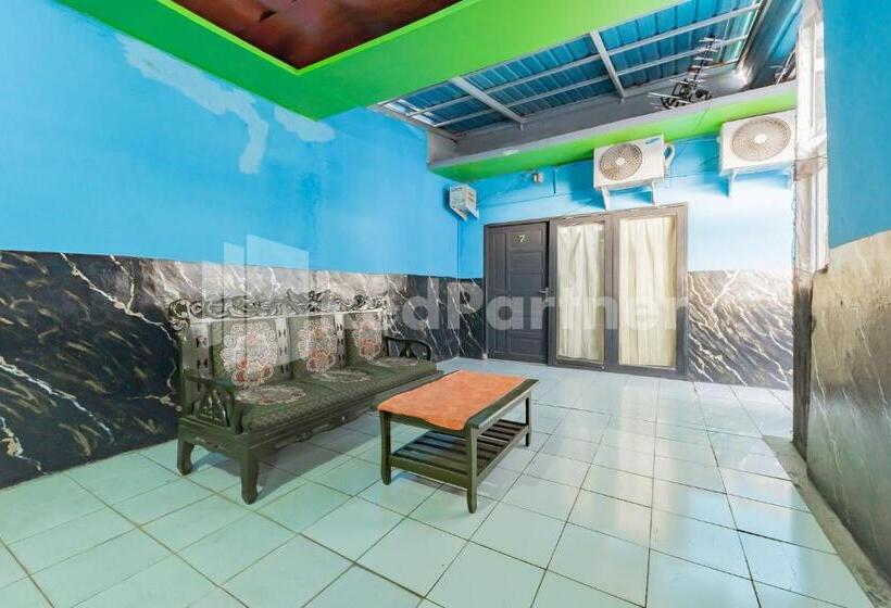 בית מלון כפרי Ana Guest House Syariah Mitra Reddoorz