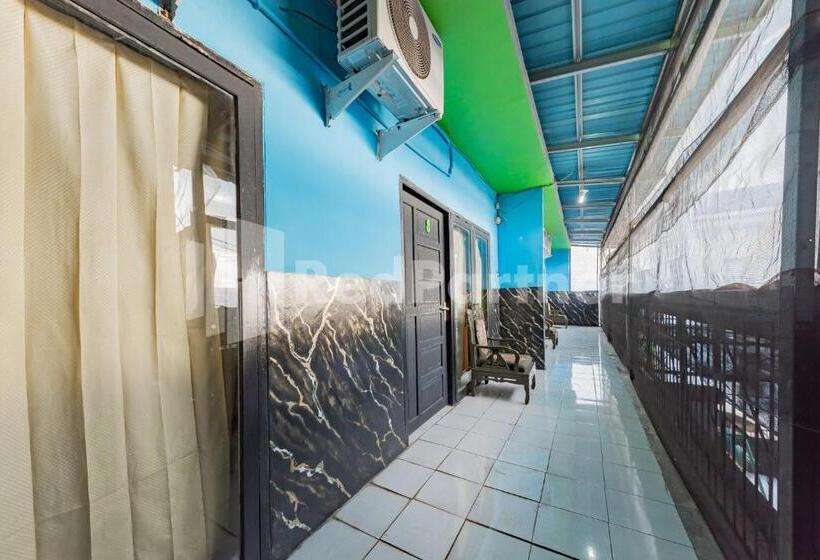 בית מלון כפרי Ana Guest House Syariah Mitra Reddoorz