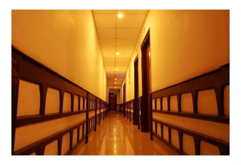 ホテル Corridor Calicut Airport