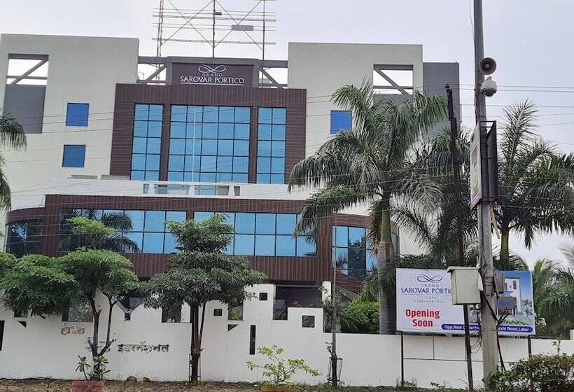 Hotel Grand Sarovar Portico, Latur