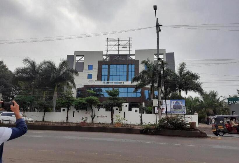 Hotel Grand Sarovar Portico, Latur