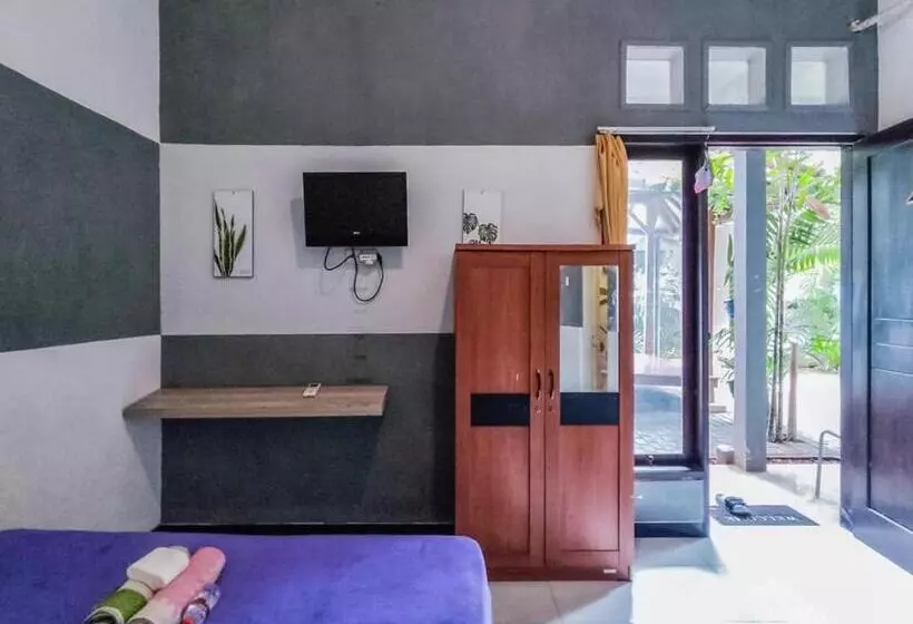 Hotelli Kartini Guest House Near Alun Alun Probolinggo