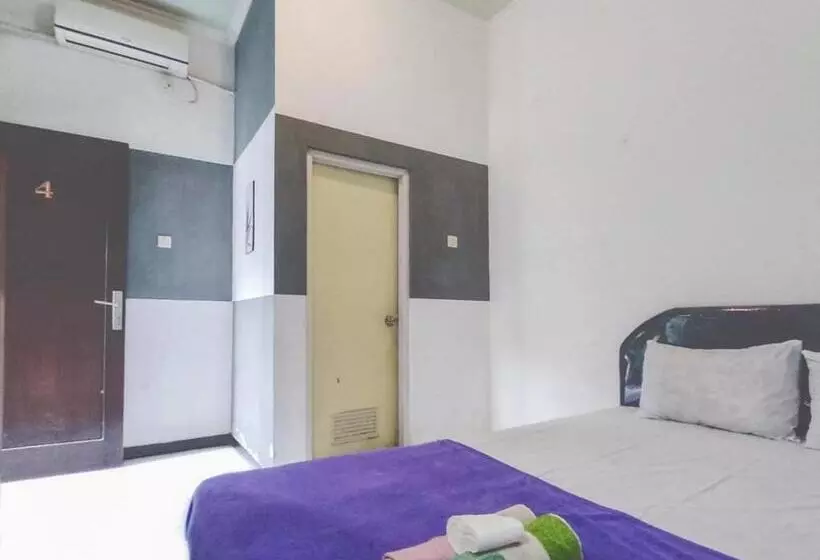 Hotelli Kartini Guest House Near Alun Alun Probolinggo