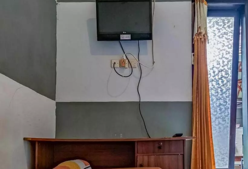 Hotelli Kartini Guest House Near Alun Alun Probolinggo