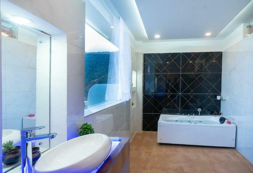 Hotel Luxmi Vilas Inn, Mussoorie