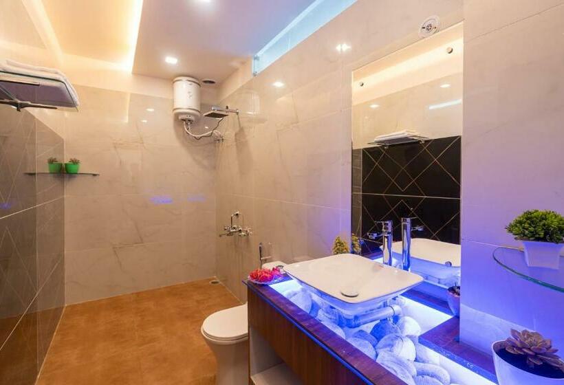 Hotel Luxmi Vilas Inn, Mussoorie