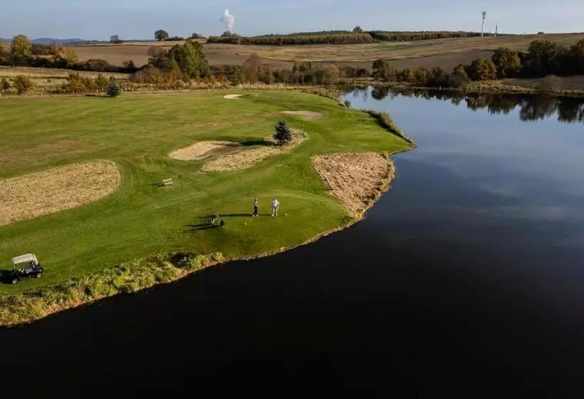 Hotelli Na Golfu