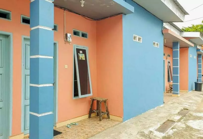 ホテル Pondok Kurnia Exclusive Kota Palopo Redpartner