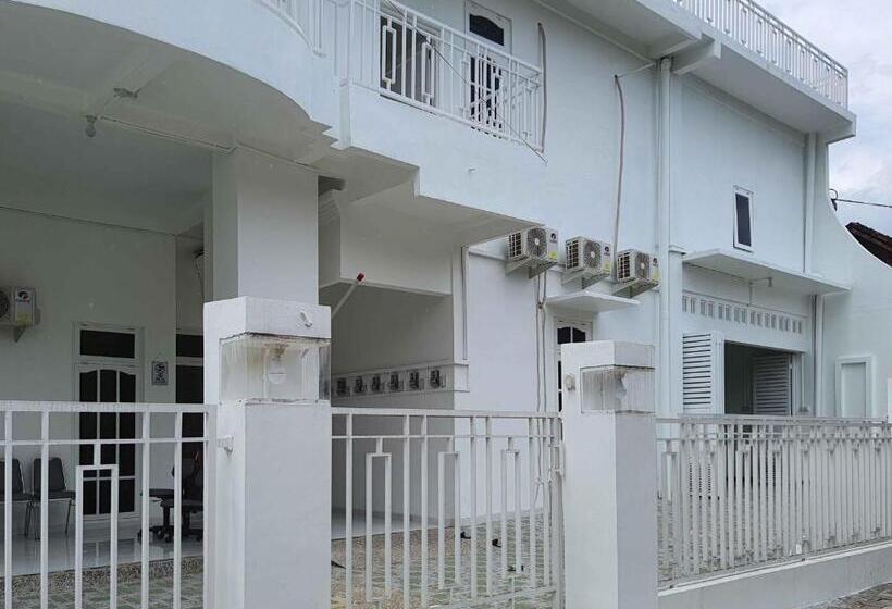 בית מלון כפרי Reddoorz Syariah At Jalan Godean