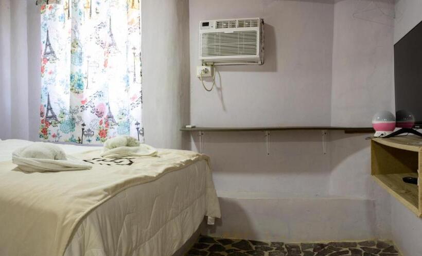 Hotel Refugio Cariguana