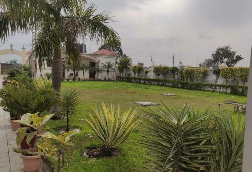 בית מלון כפרי Taj Delhites