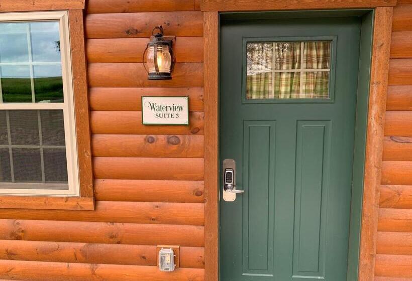 Отель Waterview Lodge By Amish Country Lodging