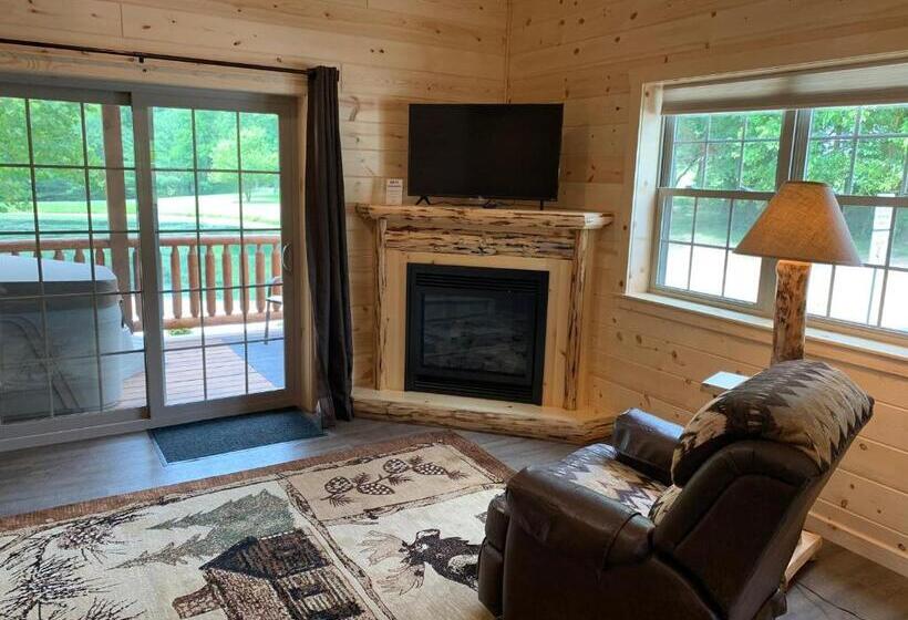 Отель Waterview Lodge By Amish Country Lodging