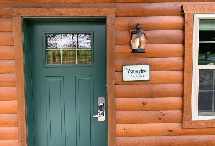 Отель Waterview Lodge By Amish Country Lodging