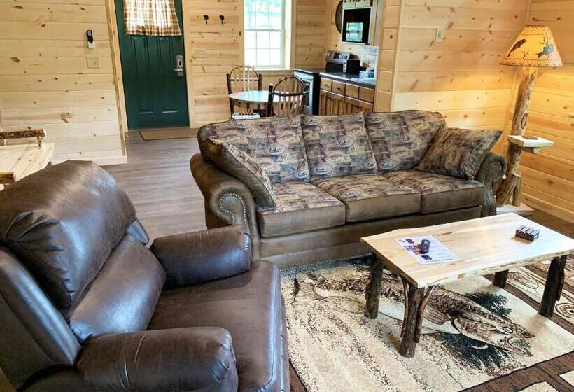 Отель Waterview Lodge By Amish Country Lodging