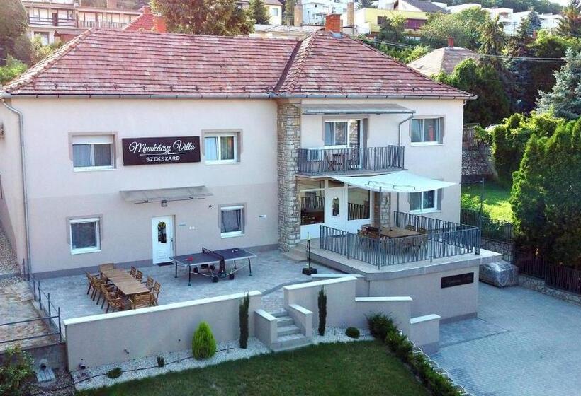 Пансион Munkácsy Villa Szekszárd