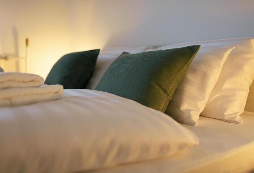 Пансион Munkácsy Villa Szekszárd