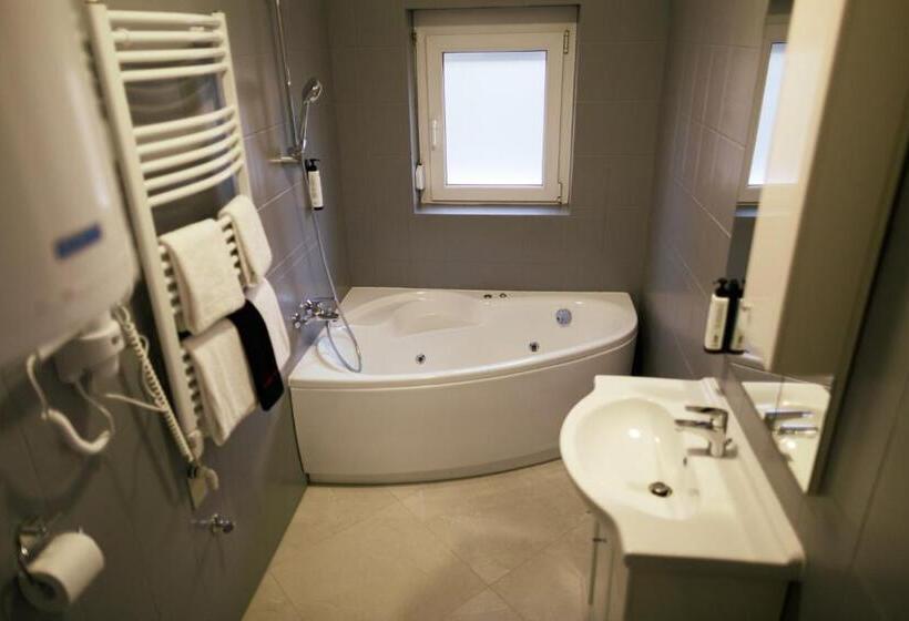 Пансион Munkácsy Villa Szekszárd