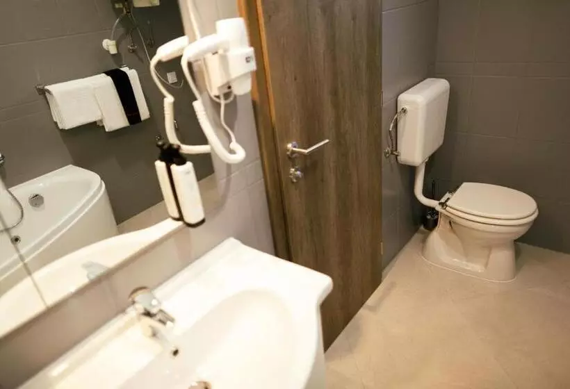 Majatalo Munkácsy Villa   Szekszárd