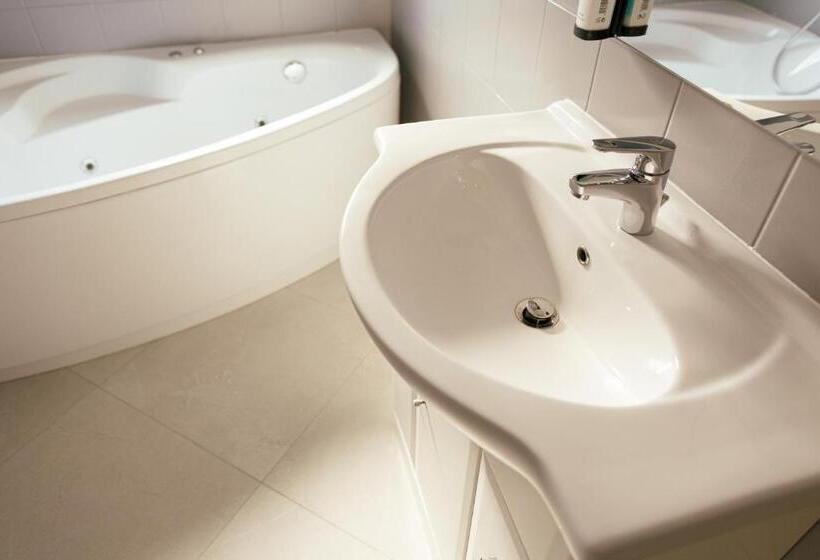 Пансион Munkácsy Villa Szekszárd