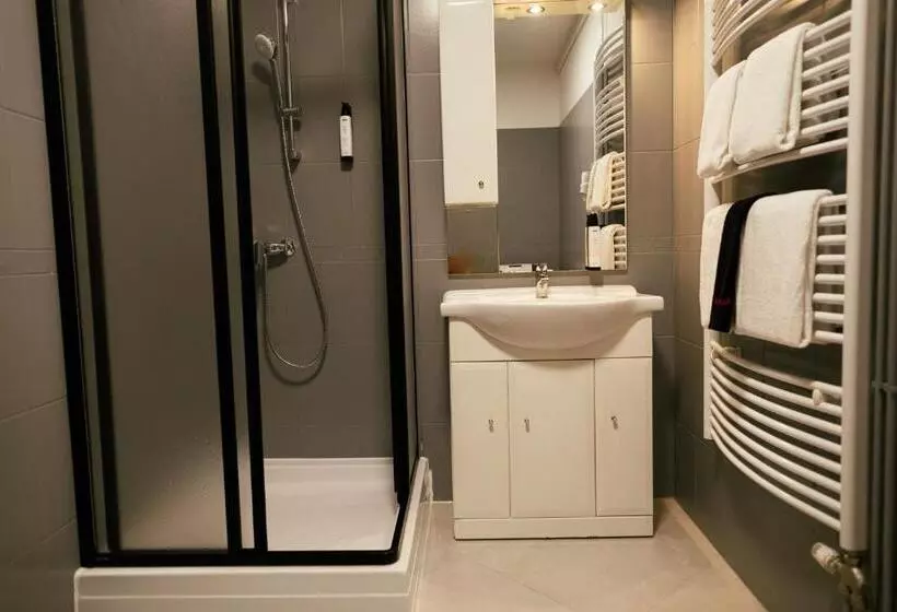 Majatalo Munkácsy Villa   Szekszárd