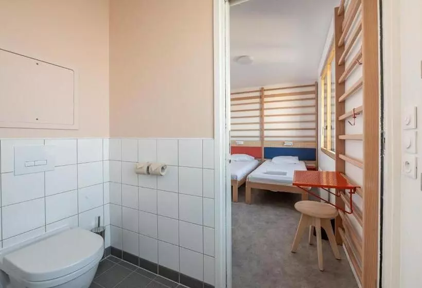 Ucpa Sport Station Hostel Paris