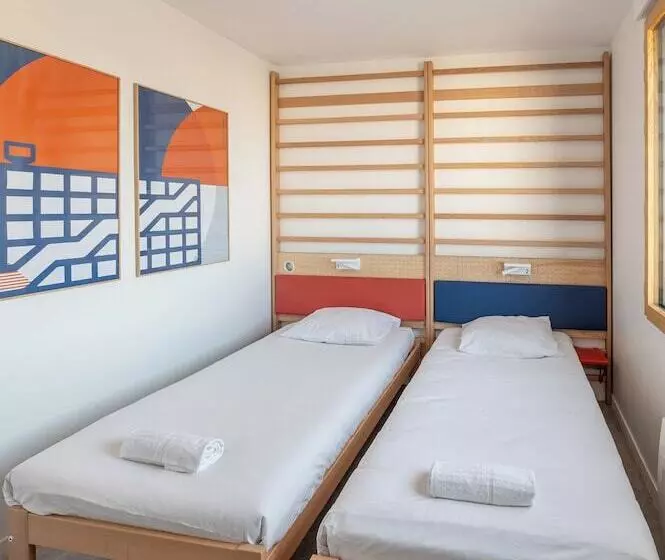 Ucpa Sport Station Hostel Paris