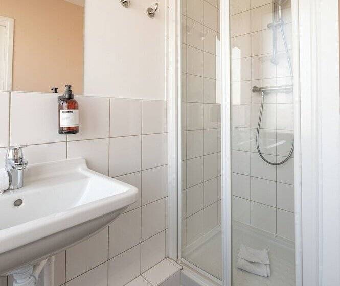 Ucpa Sport Station Hostel Paris