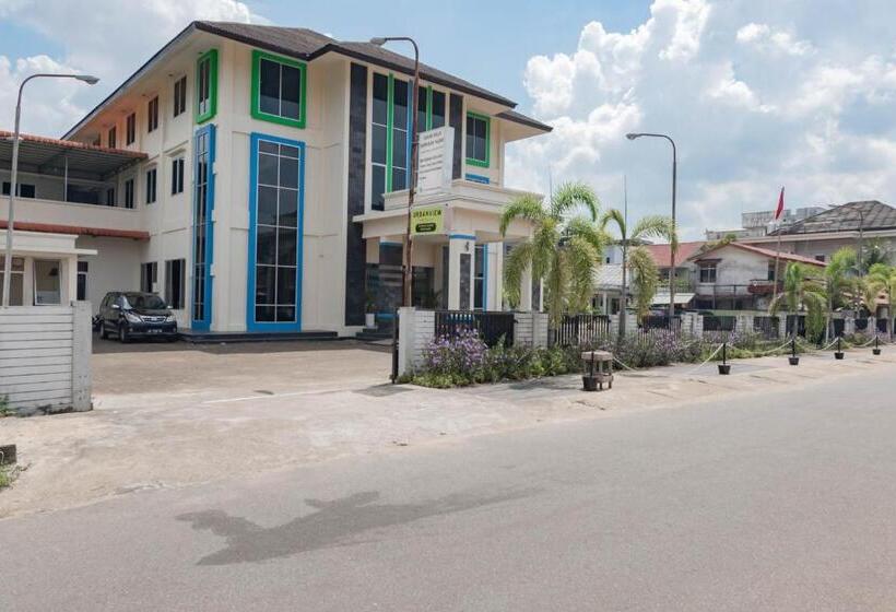 Urbanview Hotel Syariah Dapen Pontianak By Reddoorz