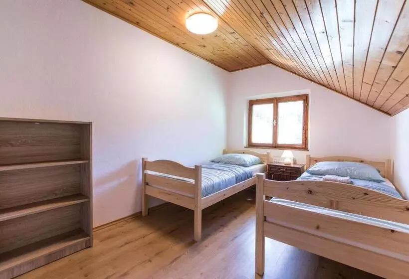 هاستل Dolar Rooms