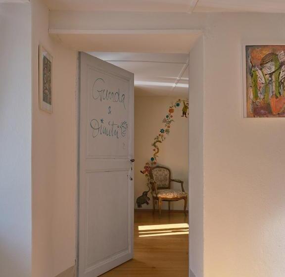 ユースホステル Osteria Grütli Con Alloggio