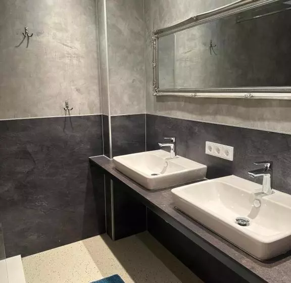 هاستل Waldhaus Talblick